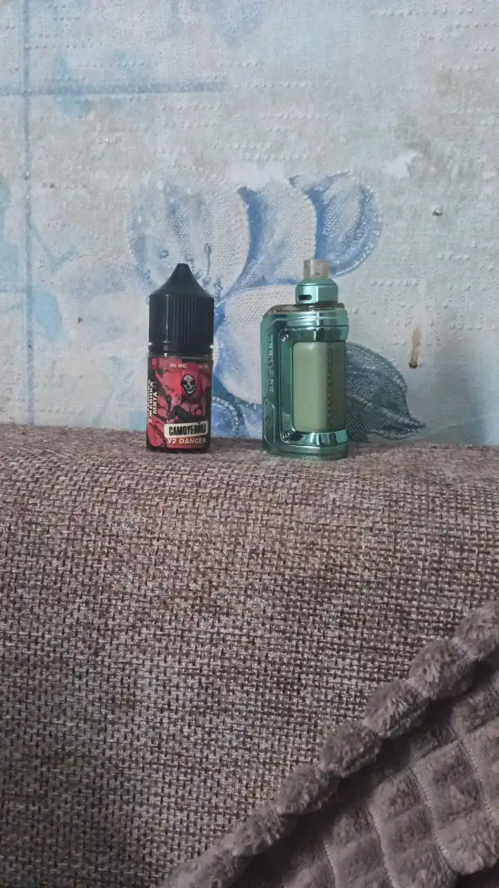 Продам Хиро 2 с жижей - Вейпы и электронные сигареты (Электроника) в Оренбург