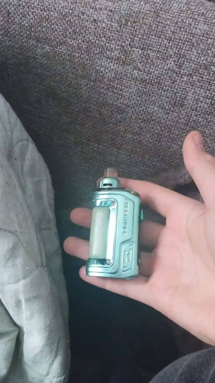 Продам Хиро 2 с жижей - Вейпы и электронные сигареты (Электроника) в Оренбург