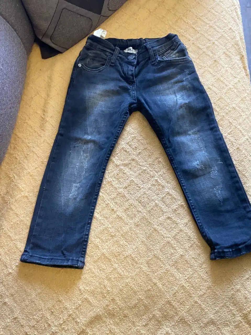 Чёрные джинсы