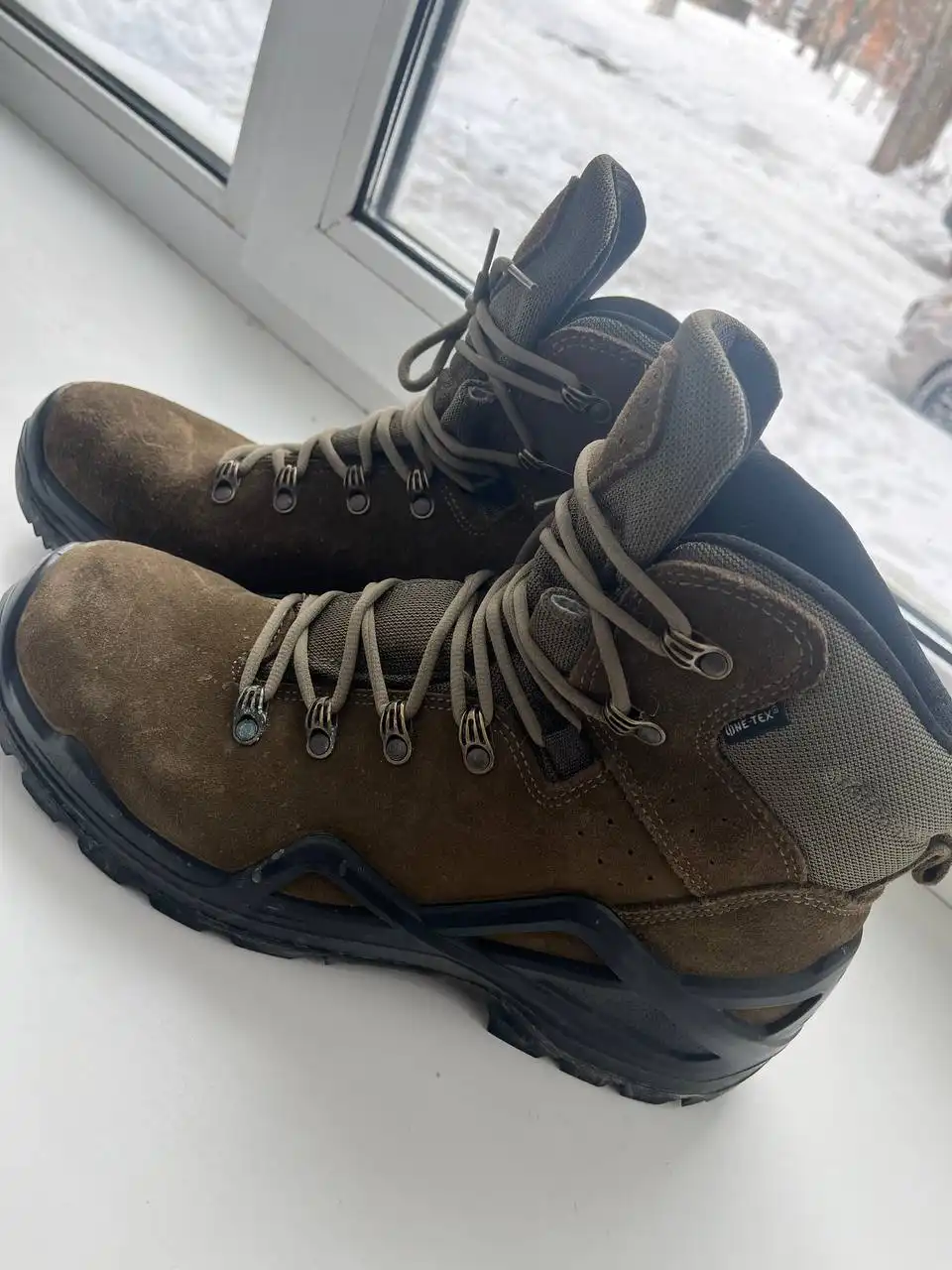 Продам мужские зимние ботинки