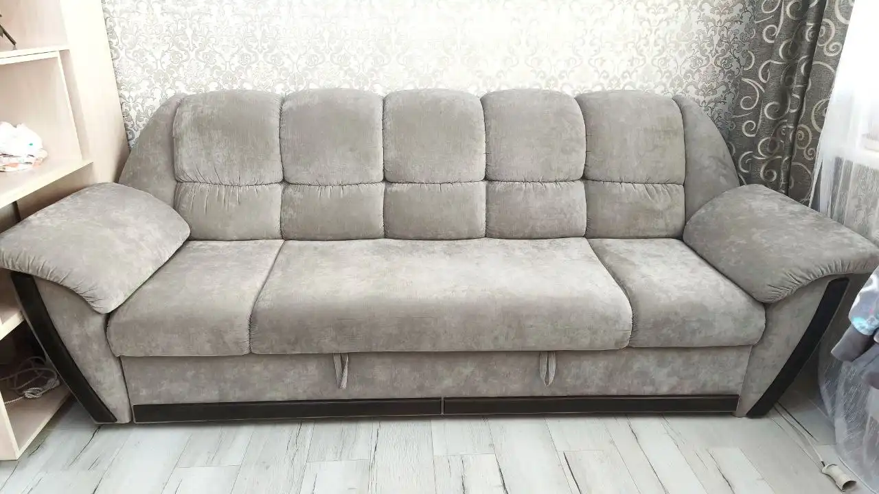 Шикарный диван с химчисткой