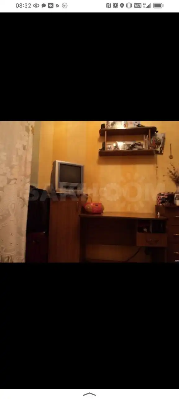 Продам стол с тумбами и полкой