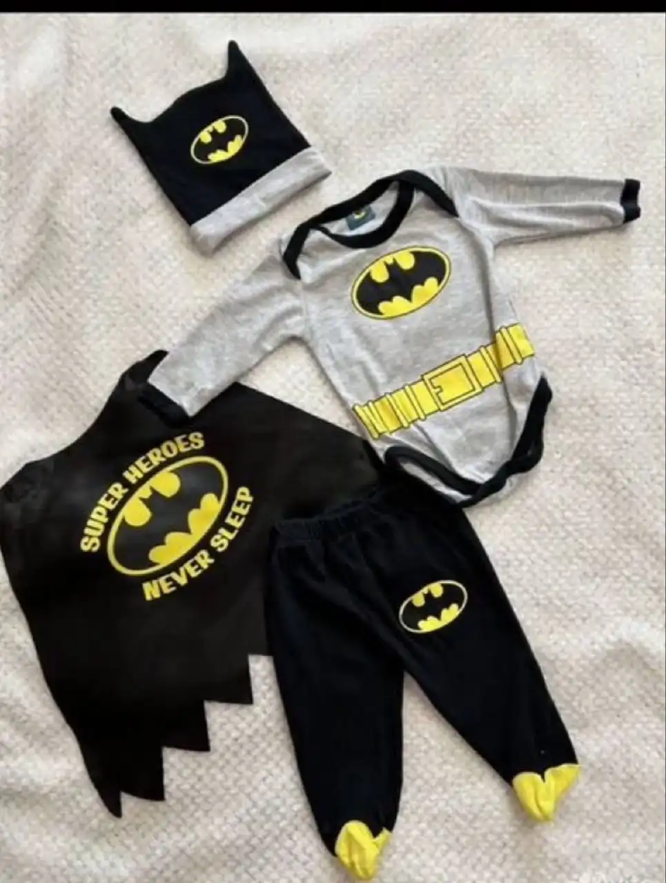 Костюм на мальчика (62 размер)