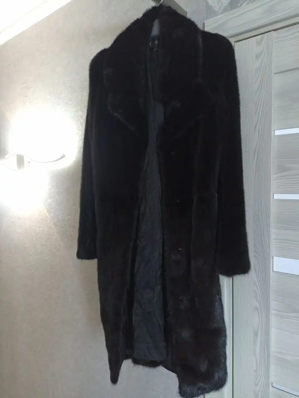 Норковая шуба черный бриллиант 46 размер