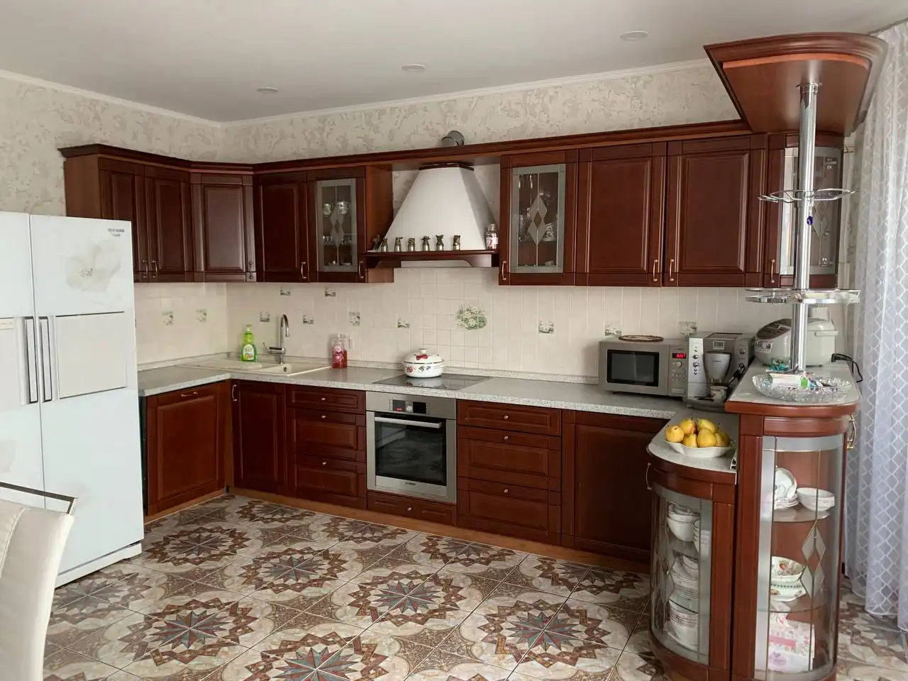 Продам кухню с натуральным деревянным фасадом