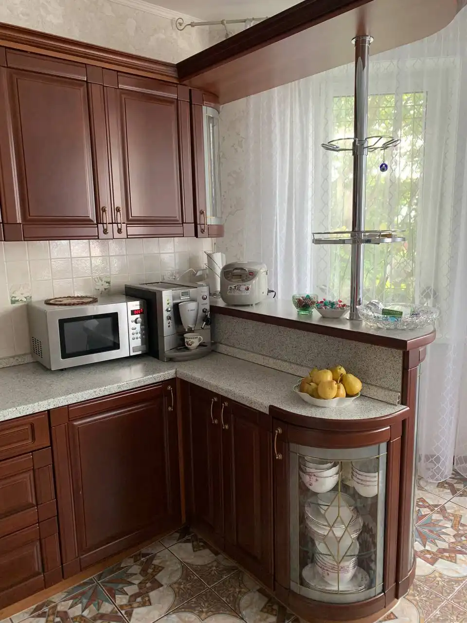 Продам кухню с натуральным деревянным фасадом