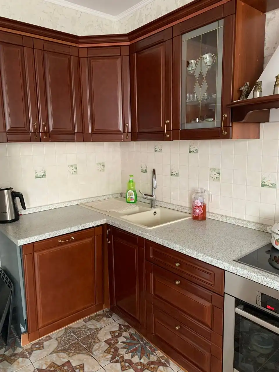 Продам кухню с натуральным деревянным фасадом