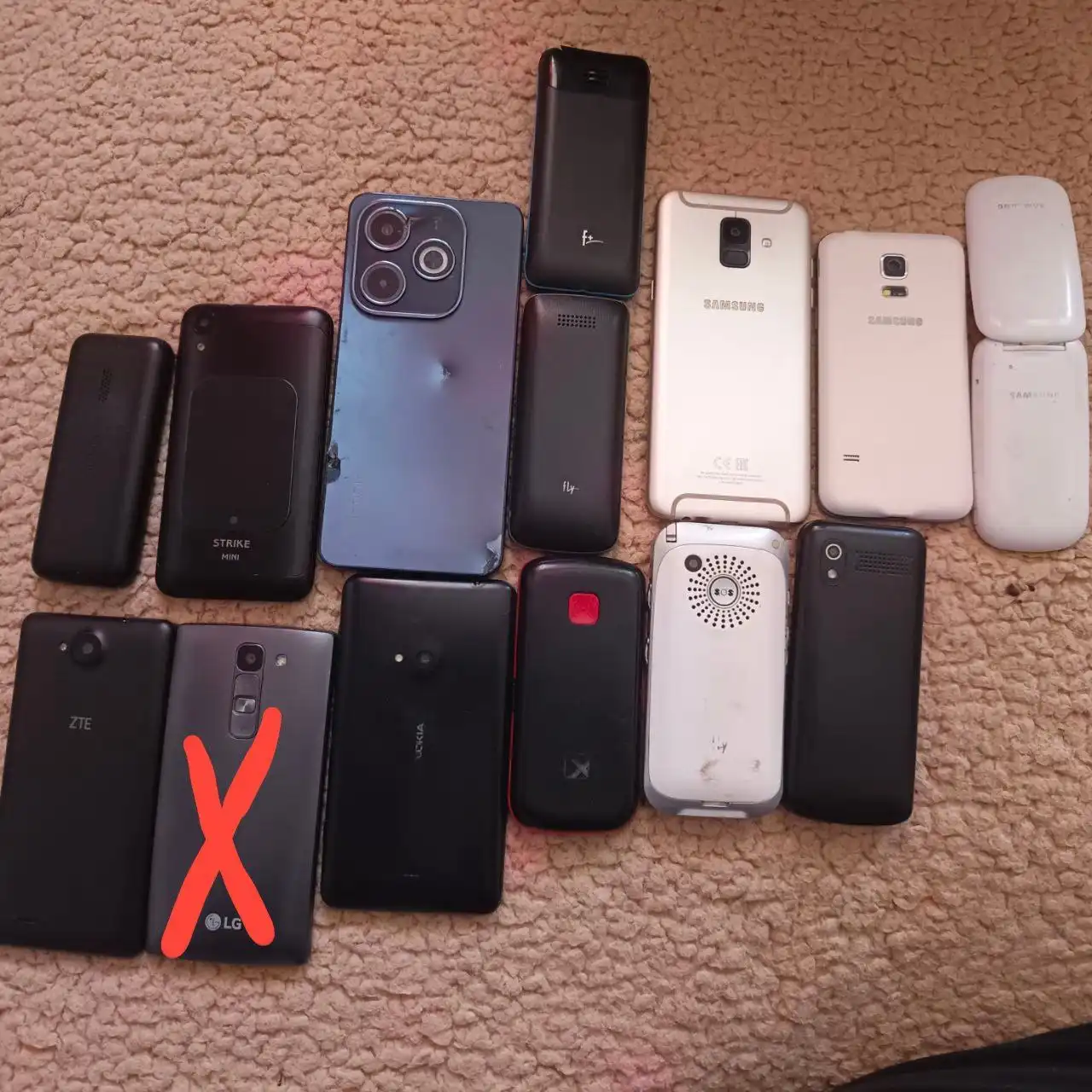 Продажа телефонов на запчасти или восстановление