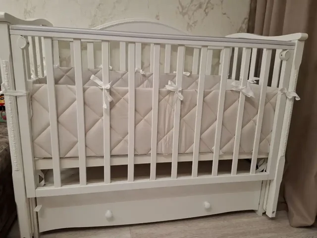 Продам кроватку для ребенка в отличном состоянии - Товары для детей в Южно-Сахалинск