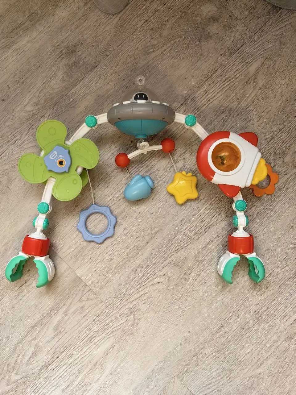 Мобиль на прищепках с музыкой и подсветкой