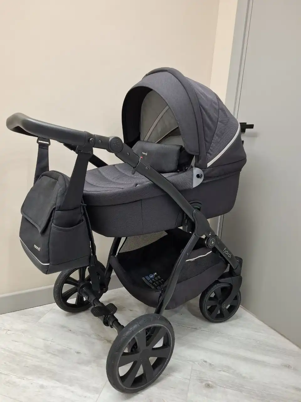 Продам коляску Noordi