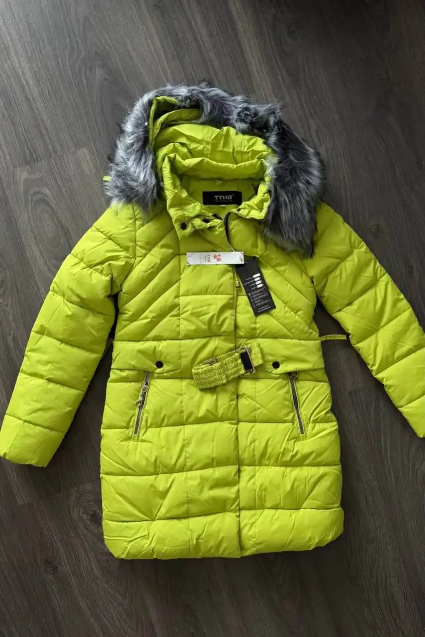 Продам новый пуховик размер 42 для девочки-подростка