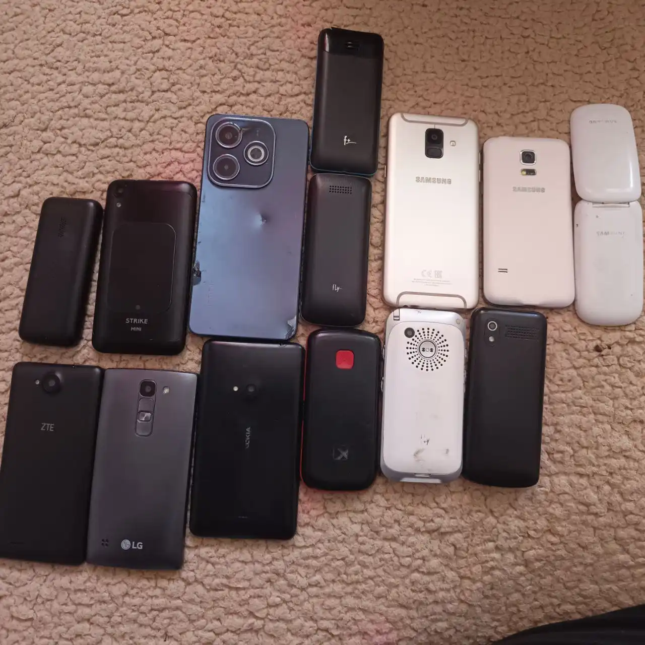 Продажа б/у телефонов на запчасти или восстановление