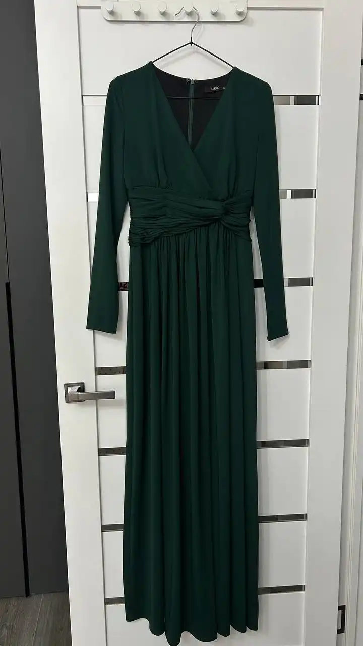 Продажа вечерних платьев зеленого и красного цвета - Вечерние платья (Одежда) в Южно-Сахалинск