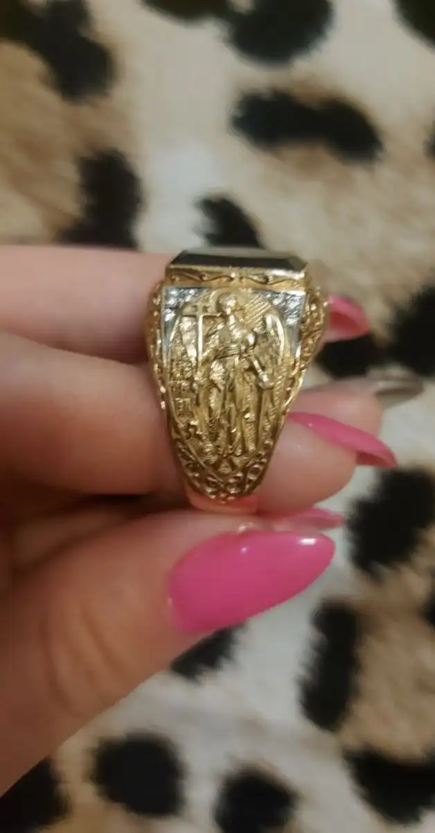 Продам золотой перстень с черным природным камнем 12.39 гр - Украшения (Барахолка) в Южно-Сахалинск