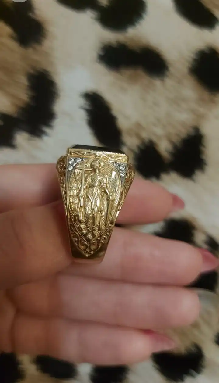 Продам золотой перстень с черным природным камнем 12.39 гр - Украшения (Барахолка) в Южно-Сахалинск