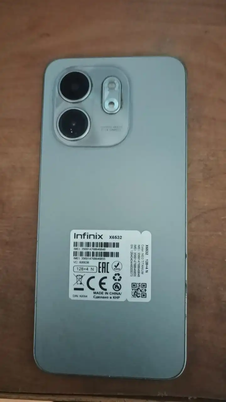 Продам телефон Infinix SMART 9 128гб с разбитым экраном - Телефоны (Электроника) в Южно-Сахалинск