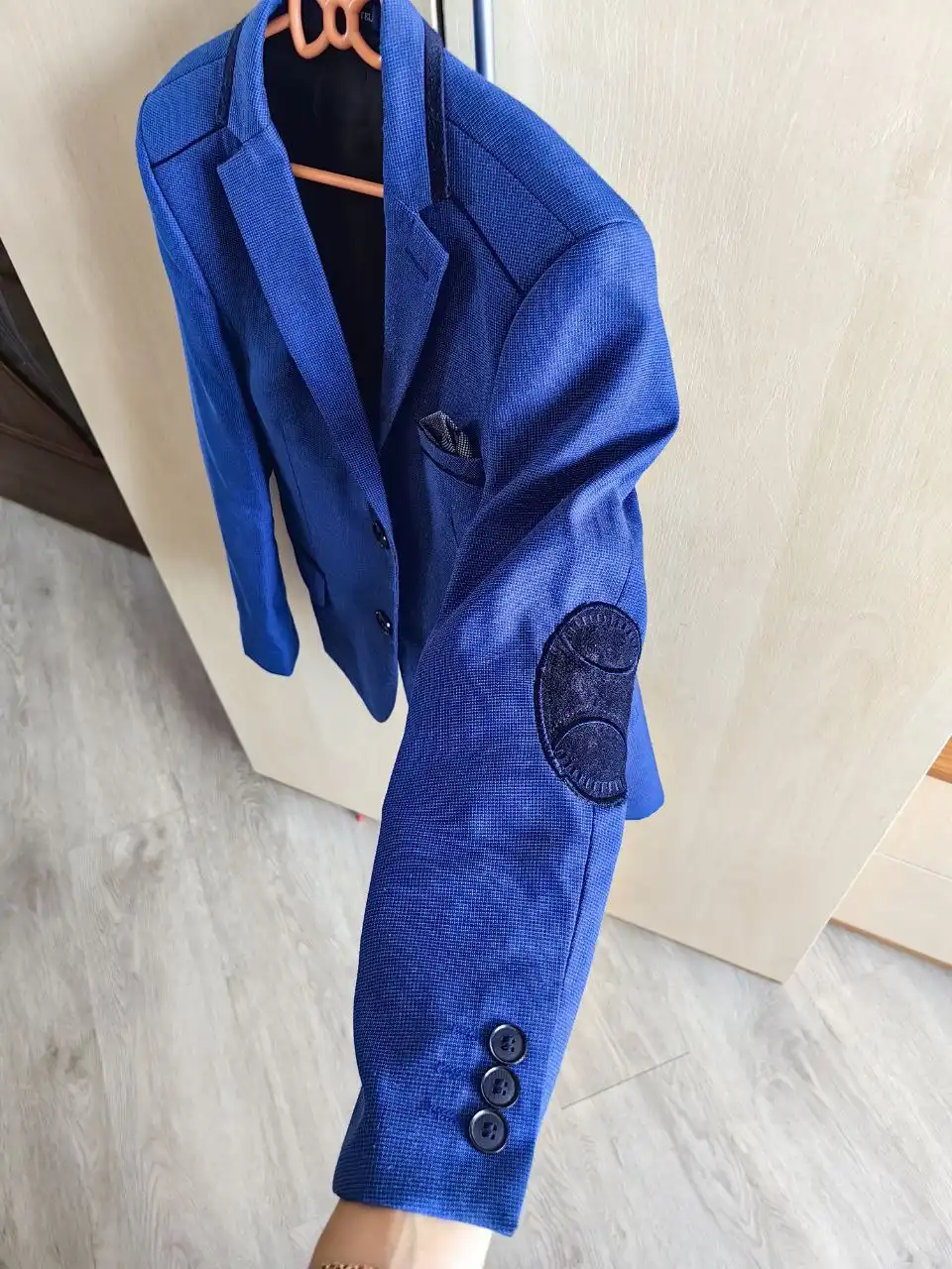 Жилет и пиджак в отличном состоянии - Верхняя одежда (Одежда) в Южно-Сахалинск