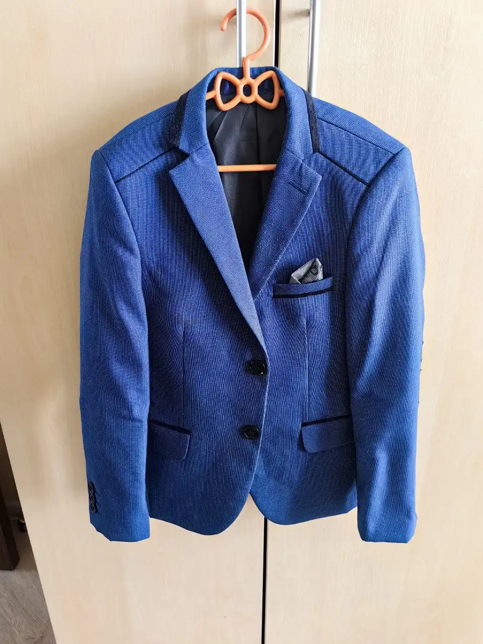 Жилет и пиджак в отличном состоянии - Верхняя одежда (Одежда) в Южно-Сахалинск