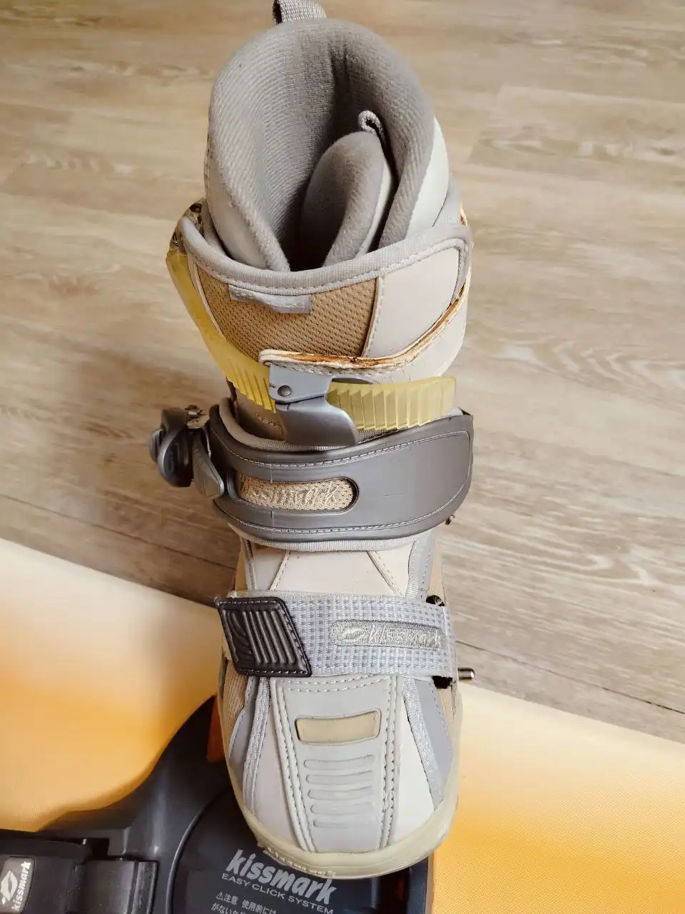 Продам сноуборд с ботинками Япония - Хобби и отдых в Южно-Сахалинск