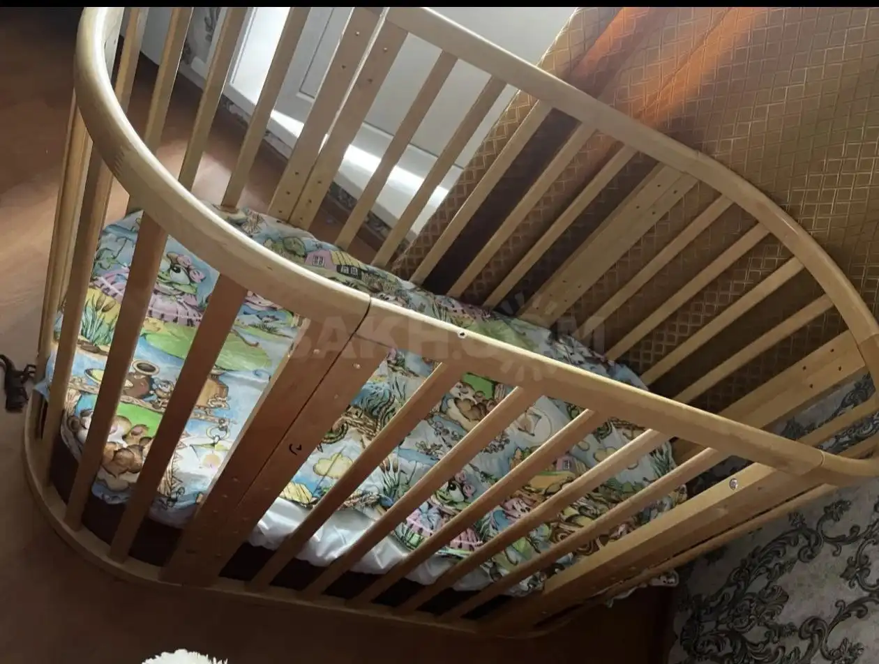 Продам кроватку 6в1 с овальным матрасом - Детская мебель (Товары для детей) в Ново-Александровск