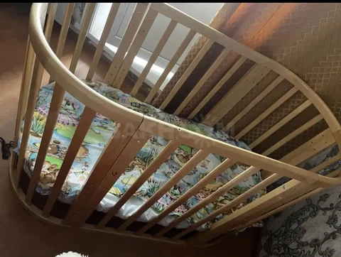 Продам кроватку 6в1 с овальным матрасом - частное объявление в Ново-Александровск