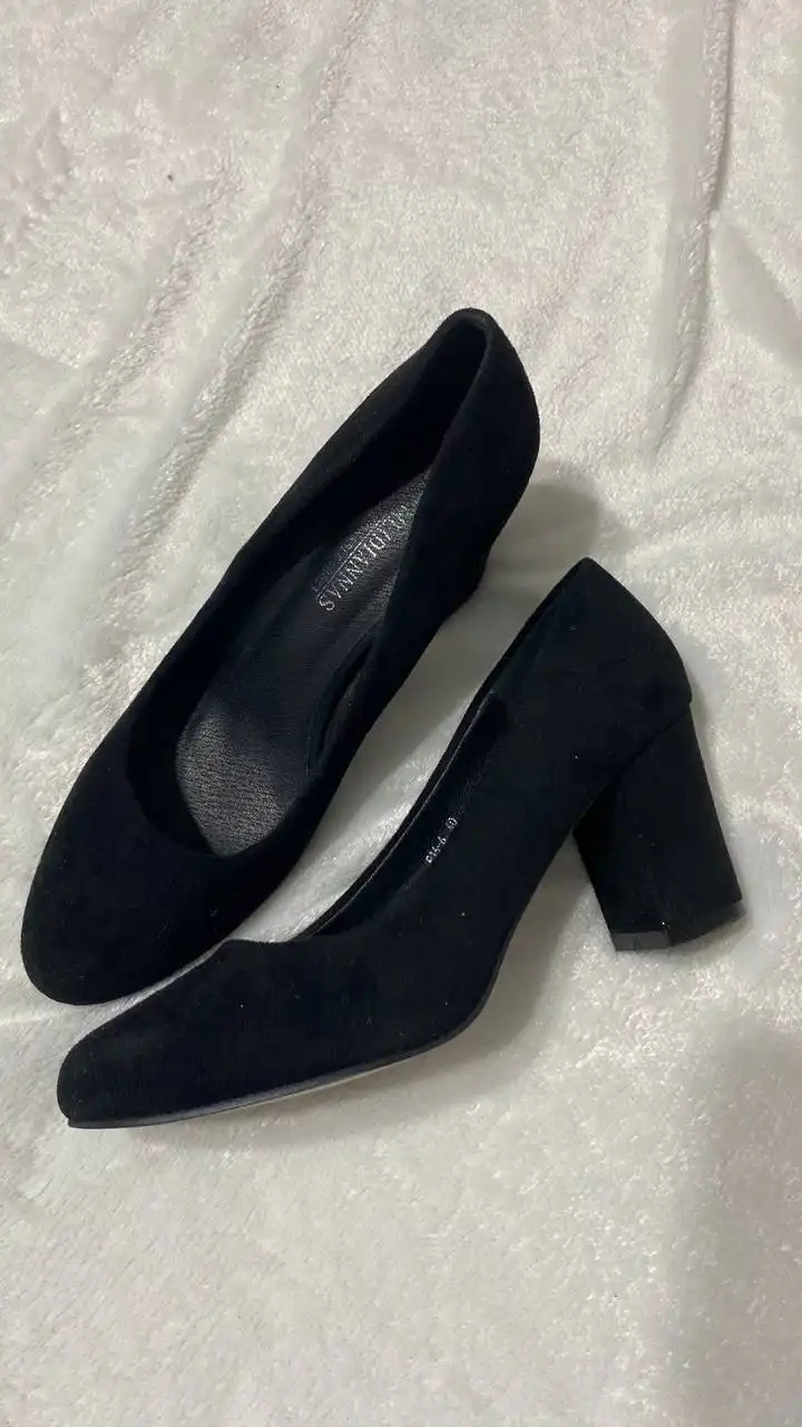 Замшевые туфли на широком каблуке, размер 40 - Женская обувь (Одежда) в Южно-Сахалинск