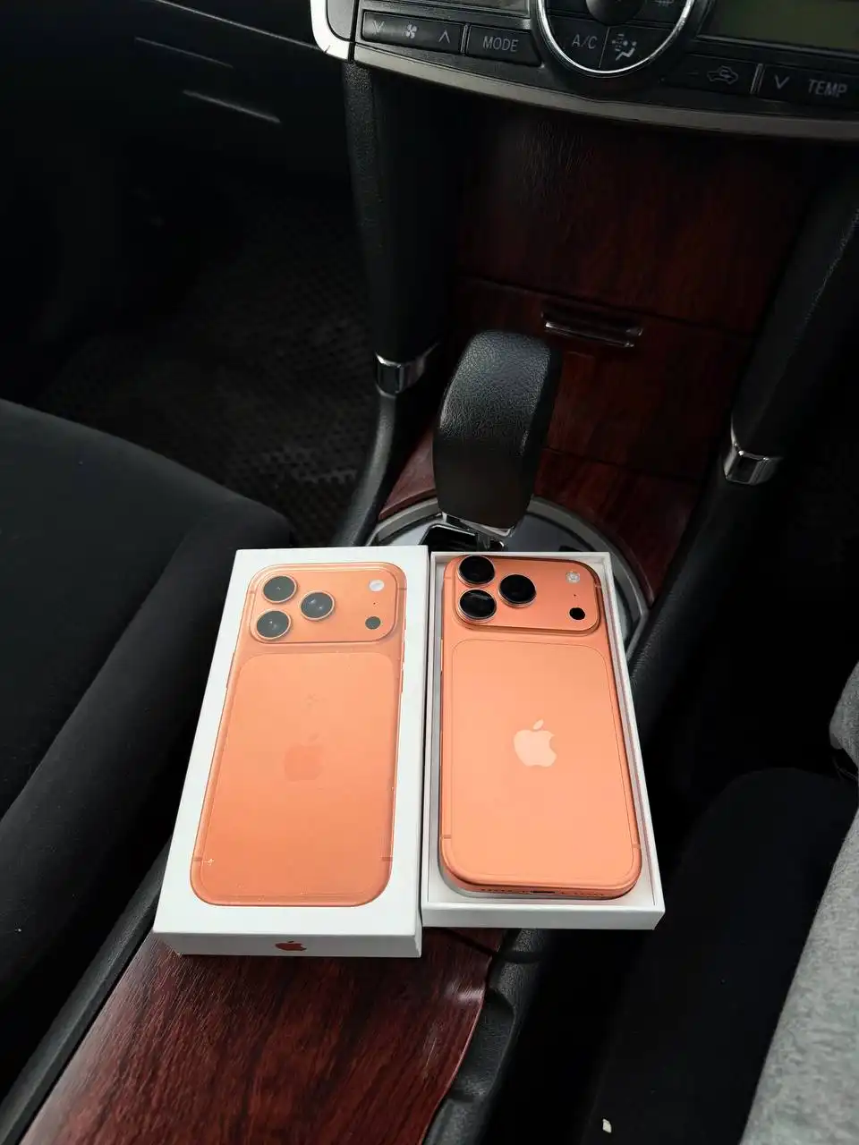 iPhone 17 Pro 256ГБ в идеальном состоянии - Смартфоны (Электроника) в Южно-Сахалинск