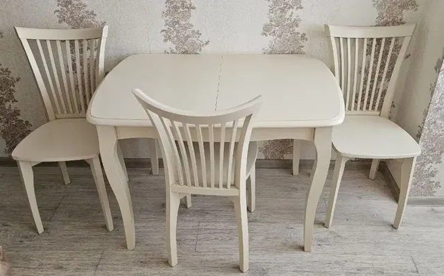 Продам раздвижной стол и 3 стула - частное объявление в Южно-Сахалинск