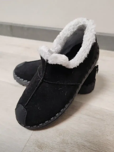 Продажа куртки, ботиков и дутиков - Свадебные платья в Южно-Сахалинск