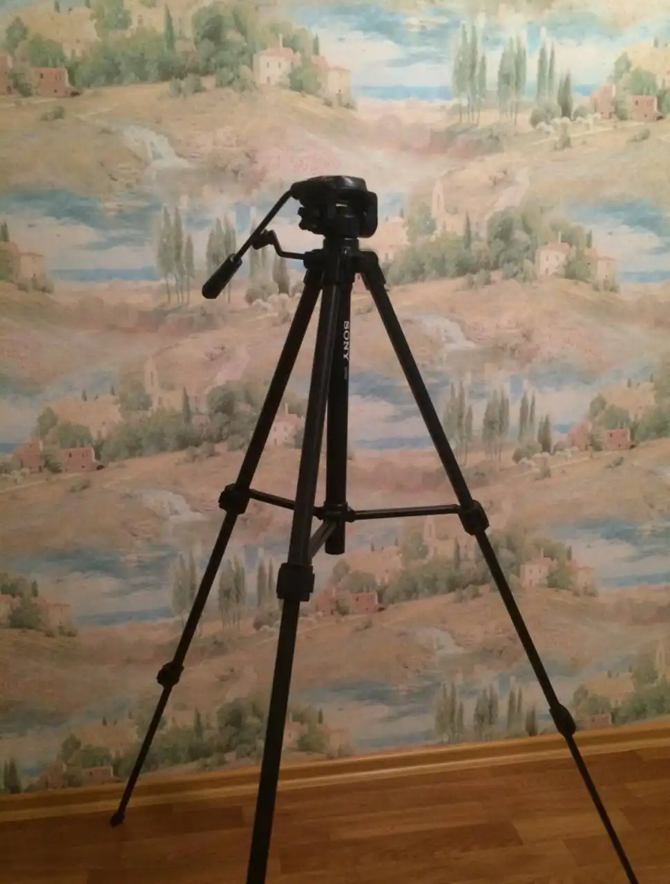 Продам штатив SONY VCT-R640 - Электроника в Южно-Сахалинск