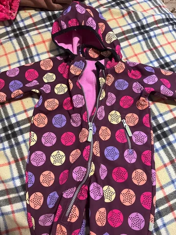 Непродуваемая куртка весна/осень 80 размер - Свадебные платья в Южно-Сахалинск