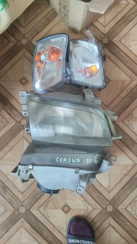 Продам фару и габарит на ТОЙОТА КОРОНА 1993-95г.в. - Лодочные моторы в Южно-Сахалинск