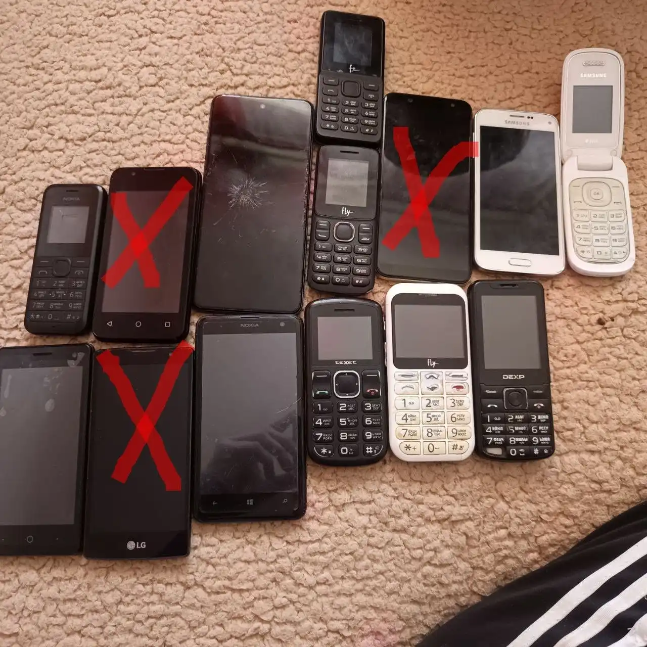 Продажа мобильных телефонов на запчасти и восстановление - Мобильные телефоны (Электроника) в Южно-Сахалинск