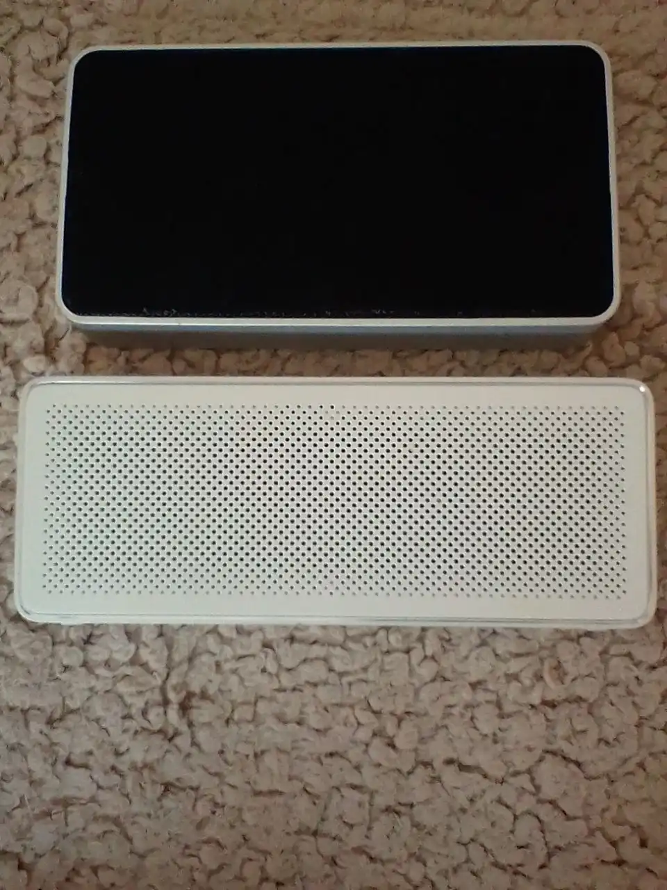 Продам две колонки SVEN PS-80BL и Square Box Bluetooth Speaker - Аудиотехника (Электроника) в Южно-Сахалинск