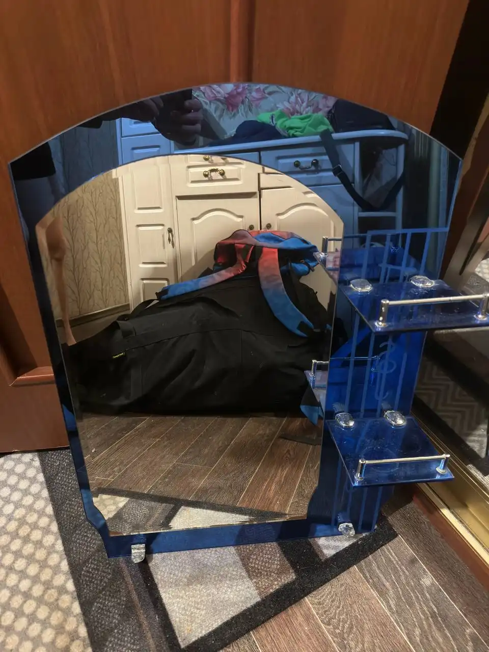 Зеркало с полками в ванную - Ванная комната (Для дома и дачи) в Южно-Сахалинск