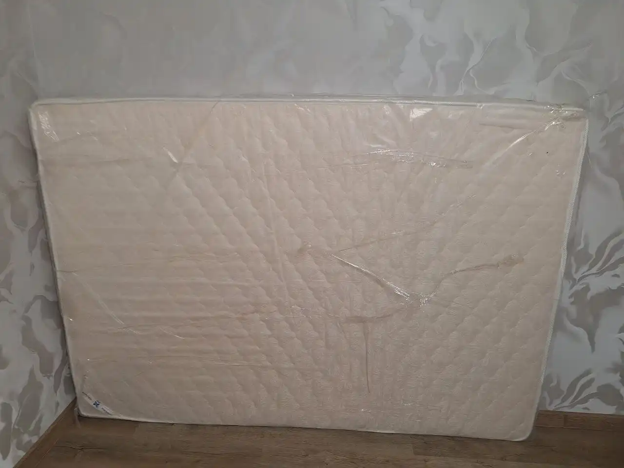 Продам новый матрас 140×200 - Мебель (Для дома и дачи) в Южно-Сахалинск