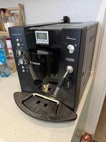 Продам качественную кофемашину в отличном состоянии - Кухонная техника в Южно-Сахалинск