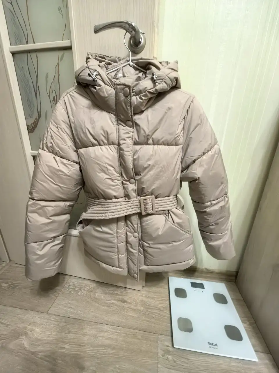 Продам две демисезонные куртки размер 42 - Верхняя одежда (Одежда) в Южно-Сахалинск