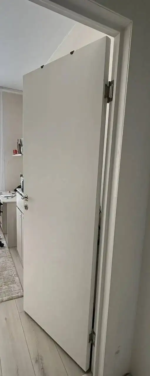 Продам дверь на 80 см, полный комплект - Двери (Для дома и дачи) в Южно-Сахалинск