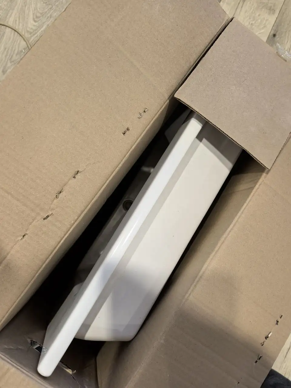 Продам подвесную тумбу с раковиной - Для дома и дачи в Южно-Сахалинск