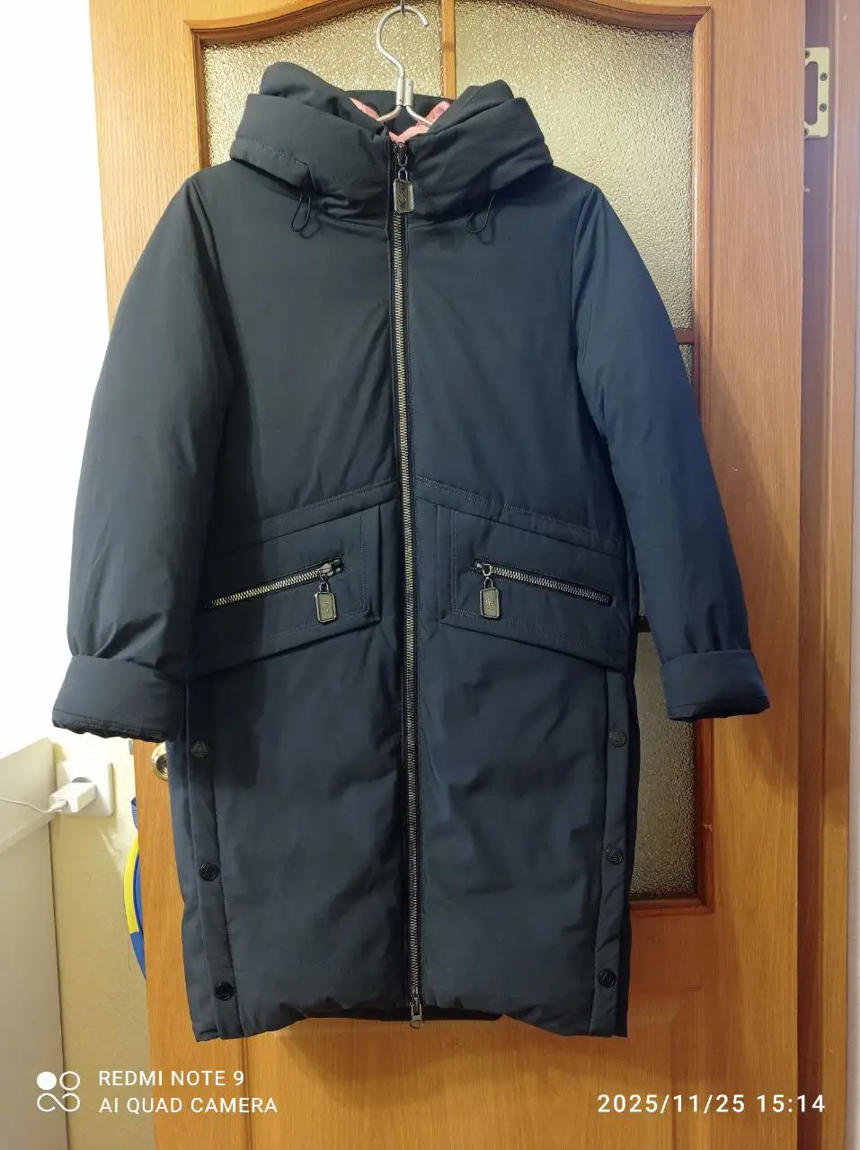 Продам женскую зимнюю куртку - Верхняя одежда (Одежда) в Южно-Сахалинск