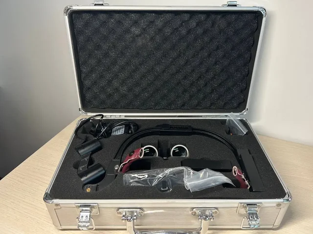 Профессиональный налобный осветитель с бинокулярами 2,5x и линзой +1,5 - Детские площадки в Южно-Сахалинск