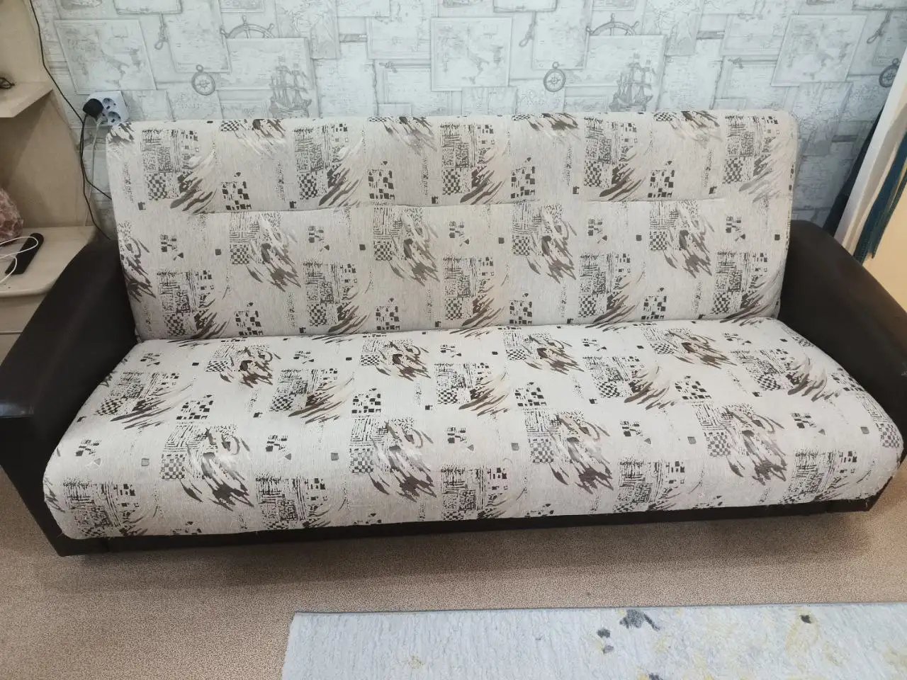 Продажа дивана с последствиями от кота - Барахолка в Южно-Сахалинск