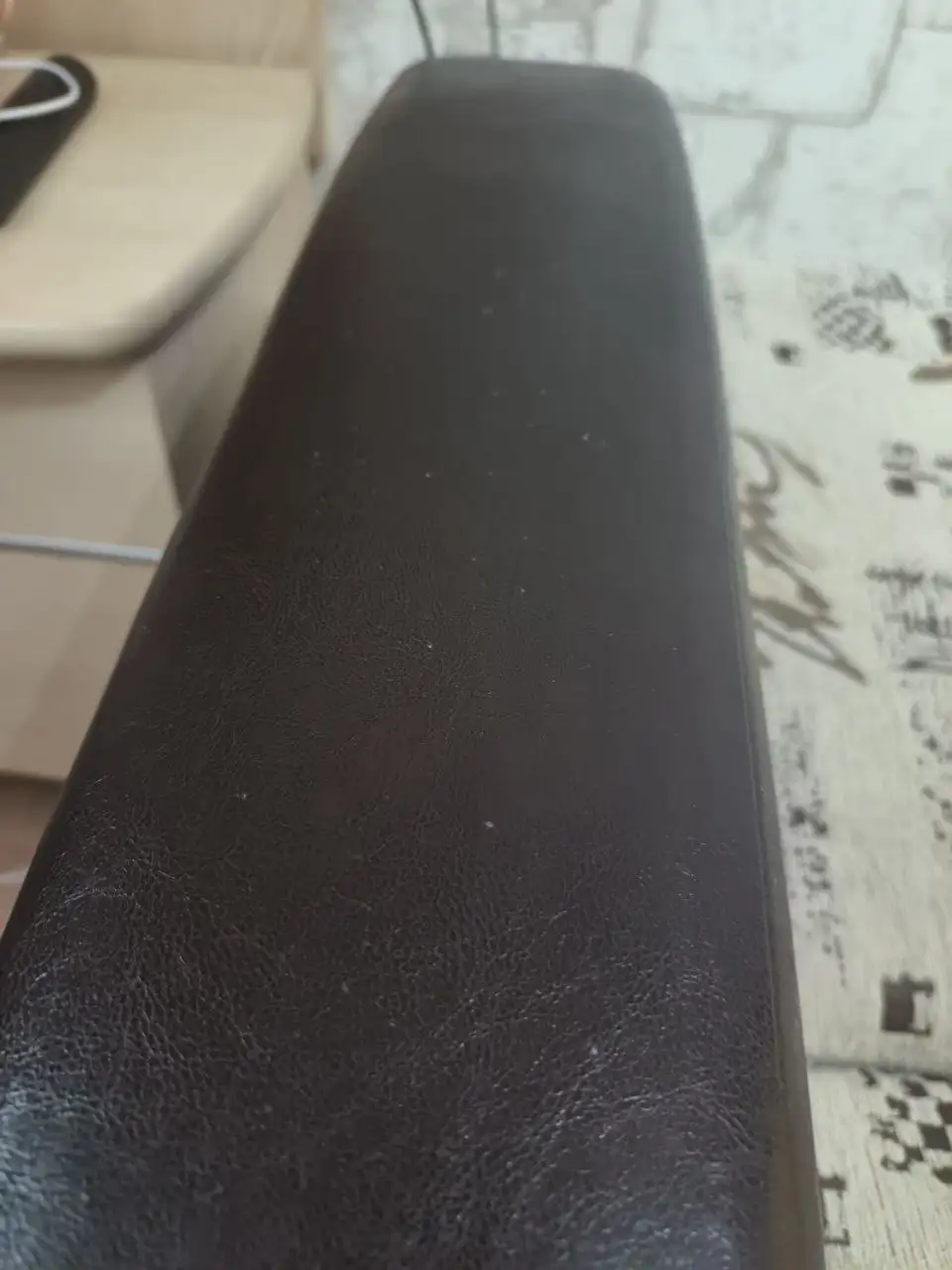 Продажа дивана с последствиями от кота - Барахолка в Южно-Сахалинск