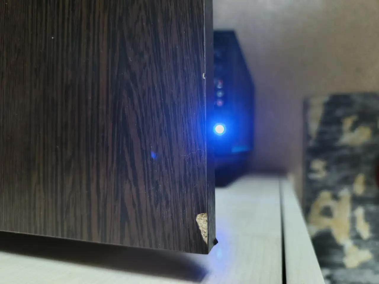 Продажа школьного стола - Мебель (Для дома и дачи) в Южно-Сахалинск