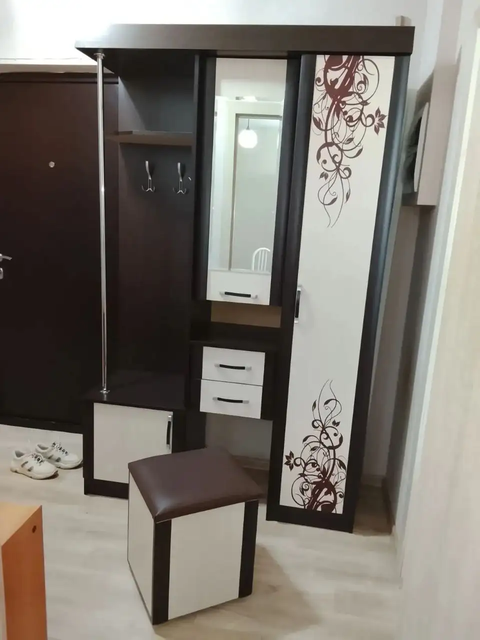 Продам новую прихожую 130 на 45 - Мебель (Для дома и дачи) в Южно-Сахалинск