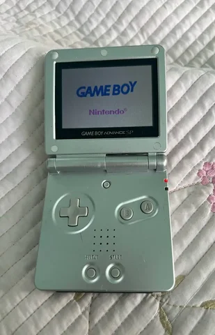 Продажа первого Game Boy (раритет) - Игровые приставки в Южно-Сахалинск