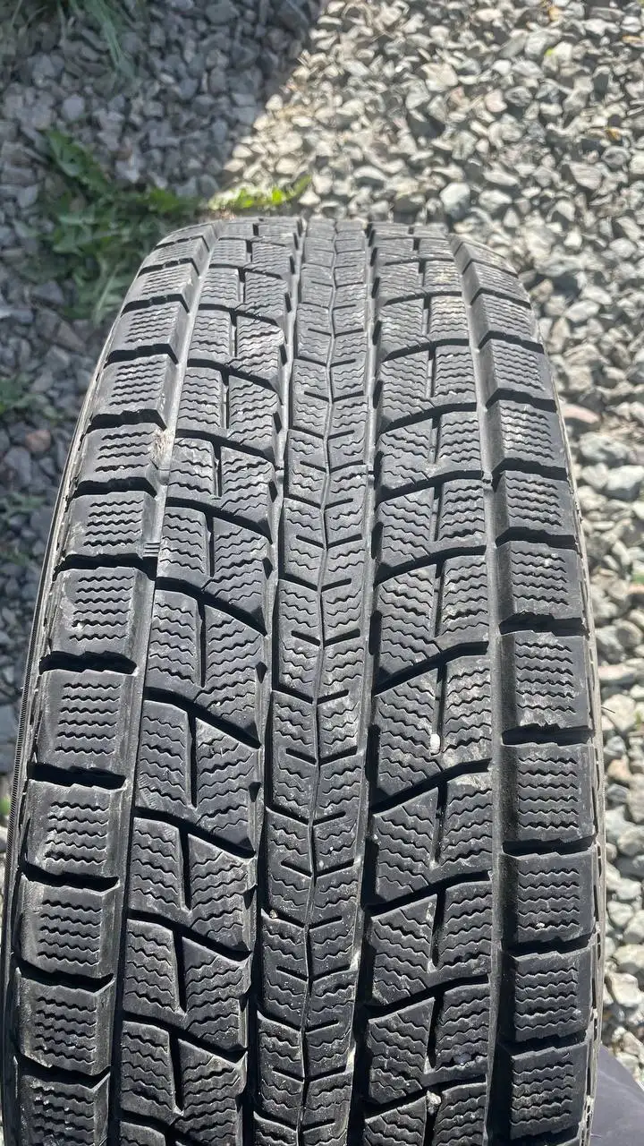 Продам два баллона 225/65 r17 - Шины и диски (Авто) в Южно-Сахалинск
