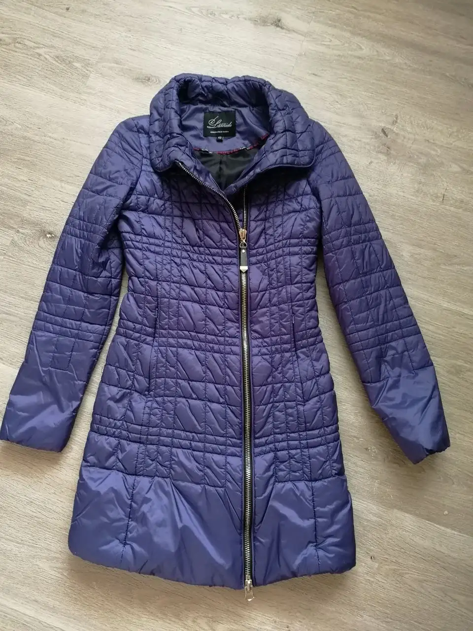 Продам куртку размер 42 - Одежда в Южно-Сахалинск